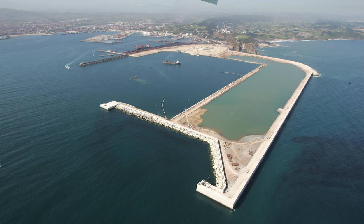 La ampliación, durante su última fase, en julio de 2010.