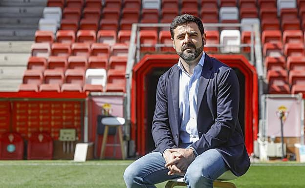 David Gallego, entrenador del Sporting, en el Molinón 