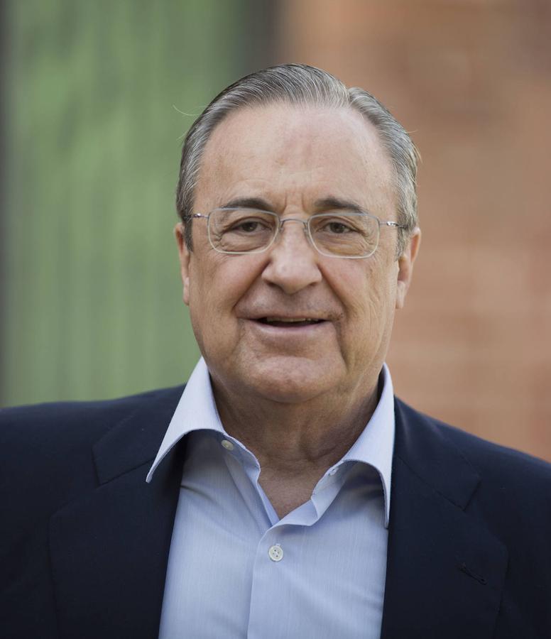 Florentino Pérez es el presidente del grupo ACS y del Real Madrid Club de Fútbol. Suma 2.100 millones de dólares, lo que le coloca en el puesto 1570.