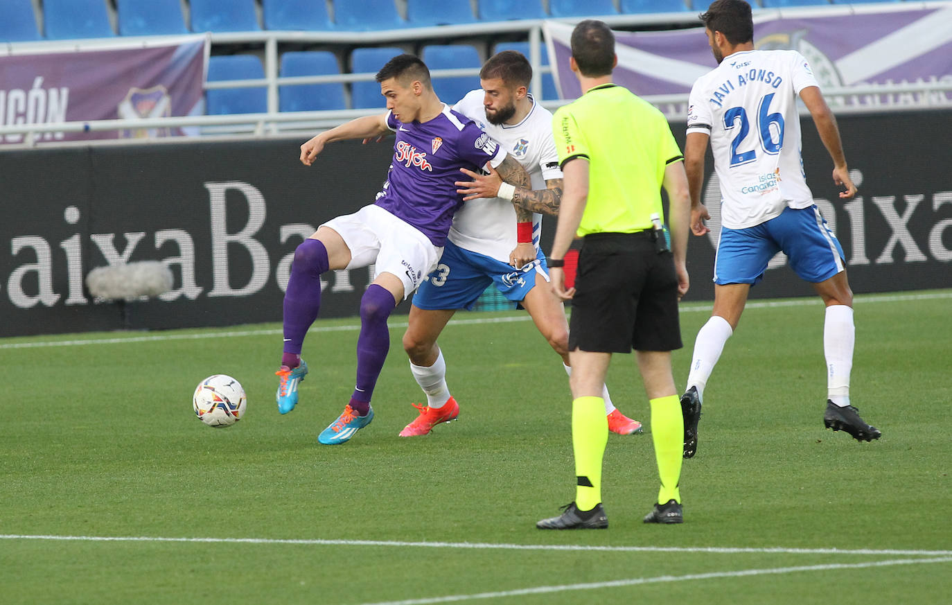 Por primera vez en esta temporada, los rojiblancos encadenan su segunda victoria consecutiva y lo hacen en un momento crítico: justo antes del derbi asturiano. 