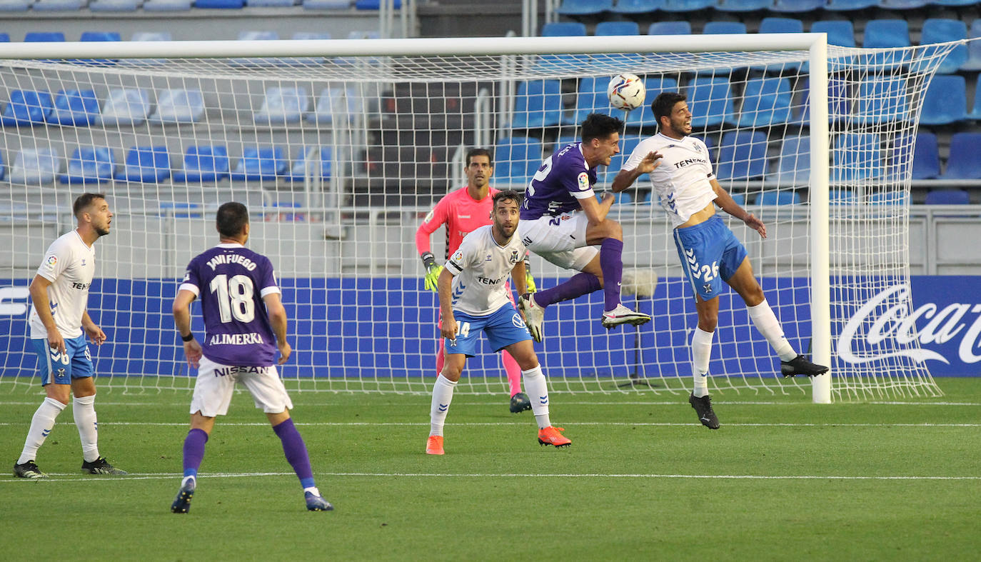 Un momento, durante el partido entre el Tenerife y el Sporting 