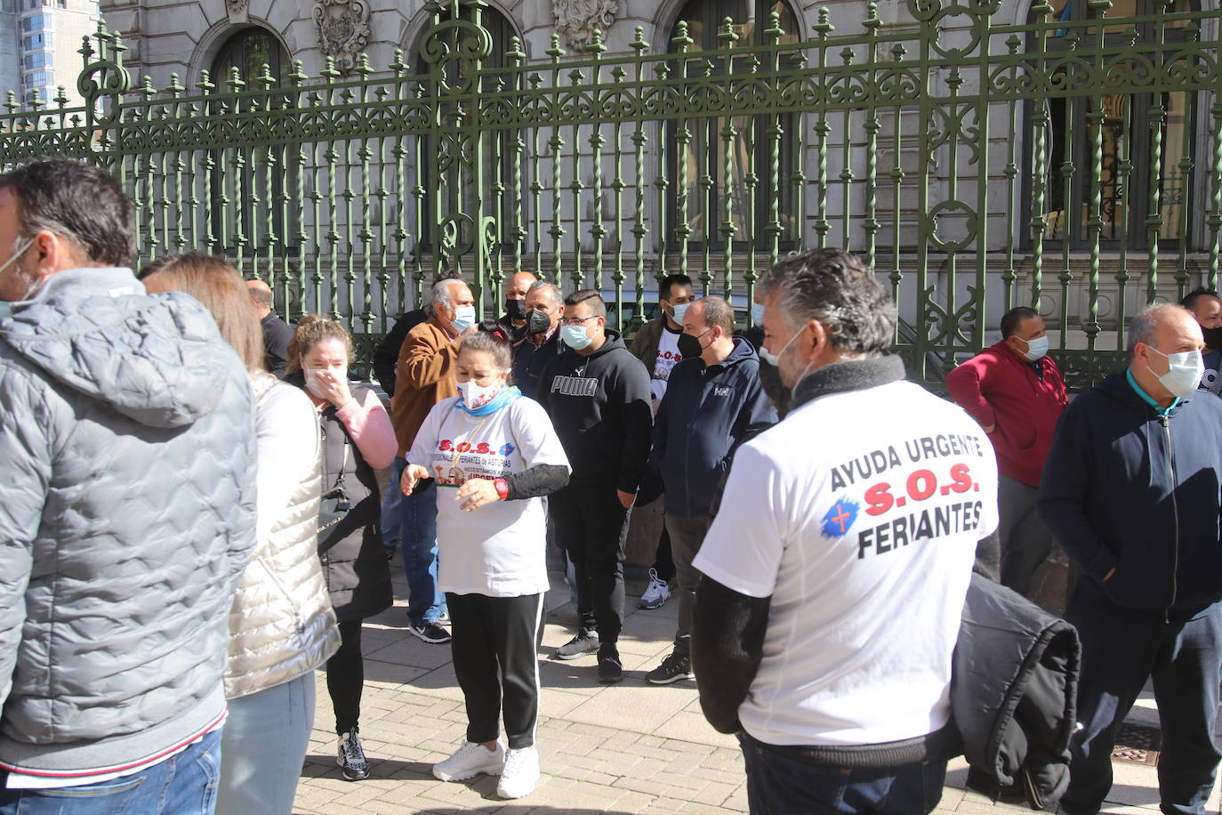 El sector está paralizado desde el pasado octubre y reclaman al Principado volver a trabajar. De él dependen 800 personas en Asturias.