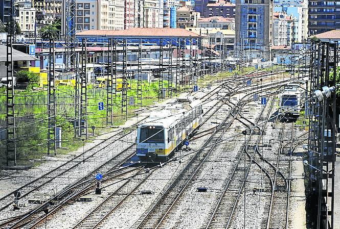 Santander. Las vías de Feve y Renfe se unirán en una solaestación, con una cubierta sobre la que se urbanizará. 