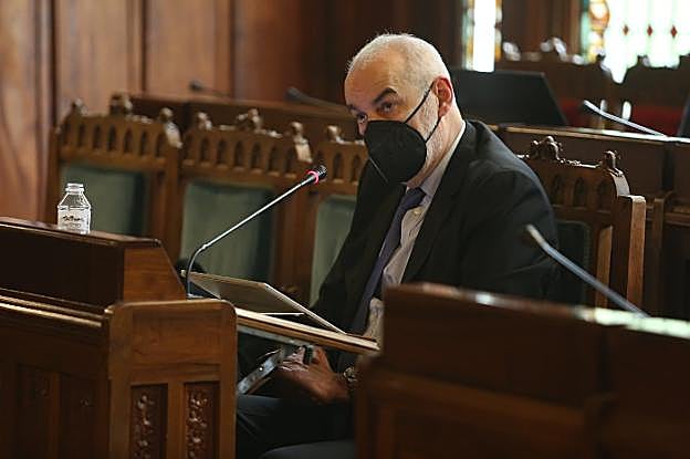 El candidato a Transparencia rechaza Avilés como sede porque no puede «conciliar»