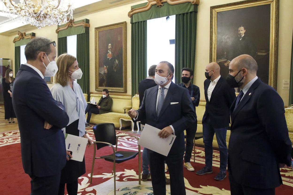 Jorge Suárez, Eva Pando y Pablo Junceda. 