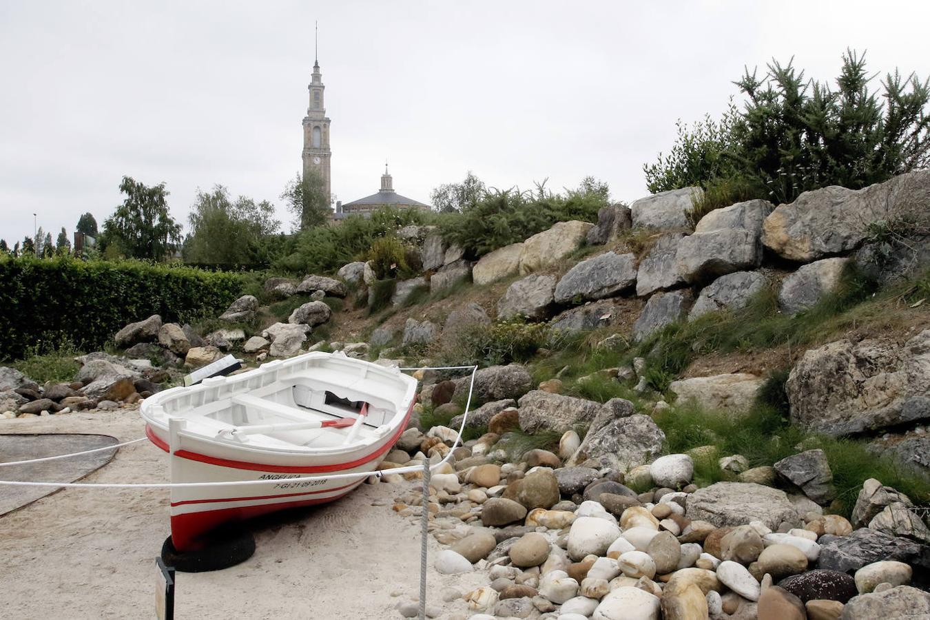 El Jardín Botánico de Gijón será el primero del país en integrarse en una red internacional que estudia cómo afecta el clima a las especies vegetales. Se marcan dos años para llevarlo a cabo y también para relanzarlo y que se convierta en un centro de referencia en conservación de especies y hábitats vegetales, tanto en España como en Europa.