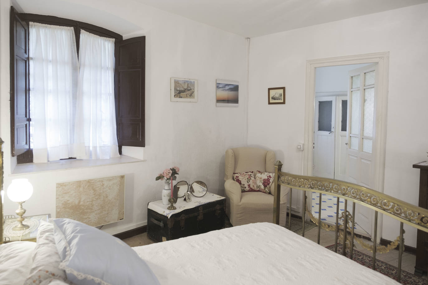 En el Valle Oscuru. Esta casona de indianos, de estilo tradicional asturiano, se encuentra enclavada en el concejo de Llanes y es desde hace un siglo residencia de la familia política de Violeta. 