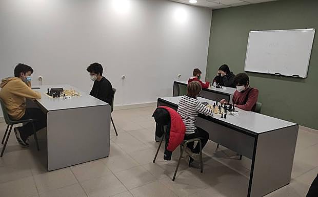 Panorámica de una de las salas de juego.