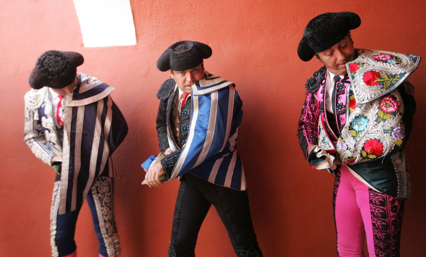 El Bibio se quedó en 2020 por primera vez sin festejos taurinos desde 1941. Fue la única falta en siete décadas. Inaugurada en 1888, la plaza de toros gijonesa ha vivido muy pocos años de sequía a lo largo de su historia. Por diferentes circunstancias, incluido el paréntesis de la Guerra Civil, no hubo corridas en 1915, 1936, 1937, 1938, 1939 y 1940. Para 2021, el Ayuntamiento ya ha mostrado su «total colaboración» para retomar la Feria de Nuestra Señora de Begoña, aunque sea en un formato más reducido. 2011.