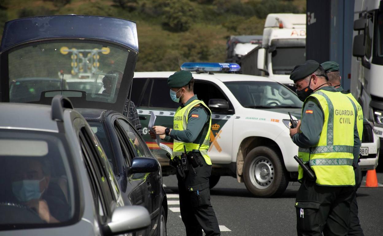 Un control de tráfico para garantizar el cumplimiento de los cierres perimetrales 