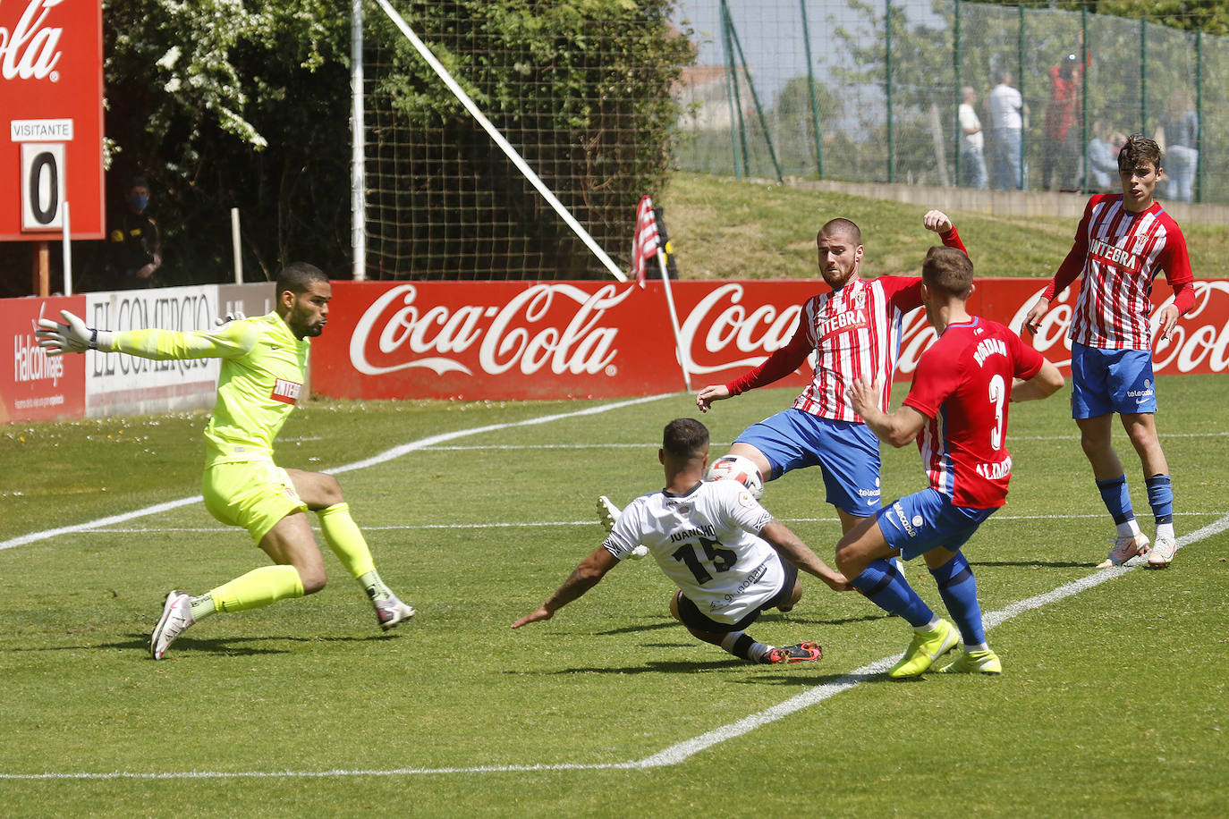 Un momento del partido disputado en Mareo