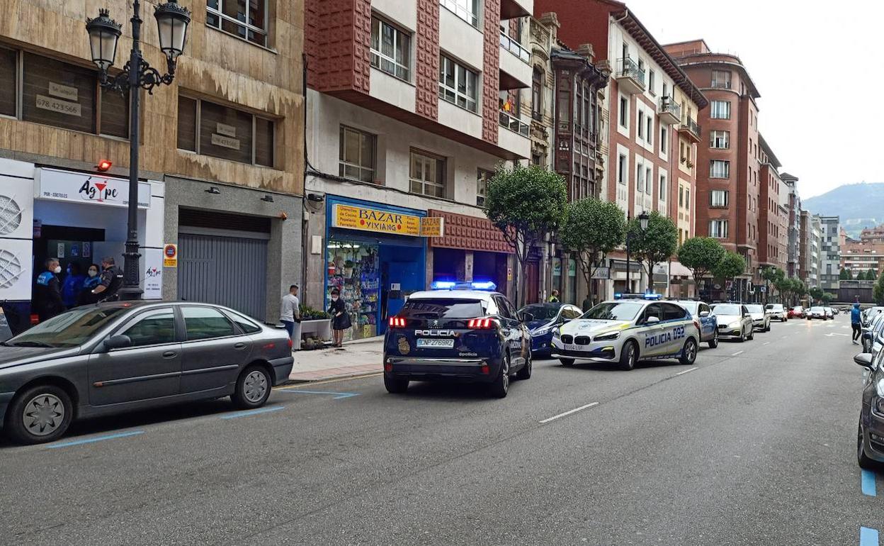 La Policía desaloja un pub de la calle Asturias tras una pelea multitudinaria