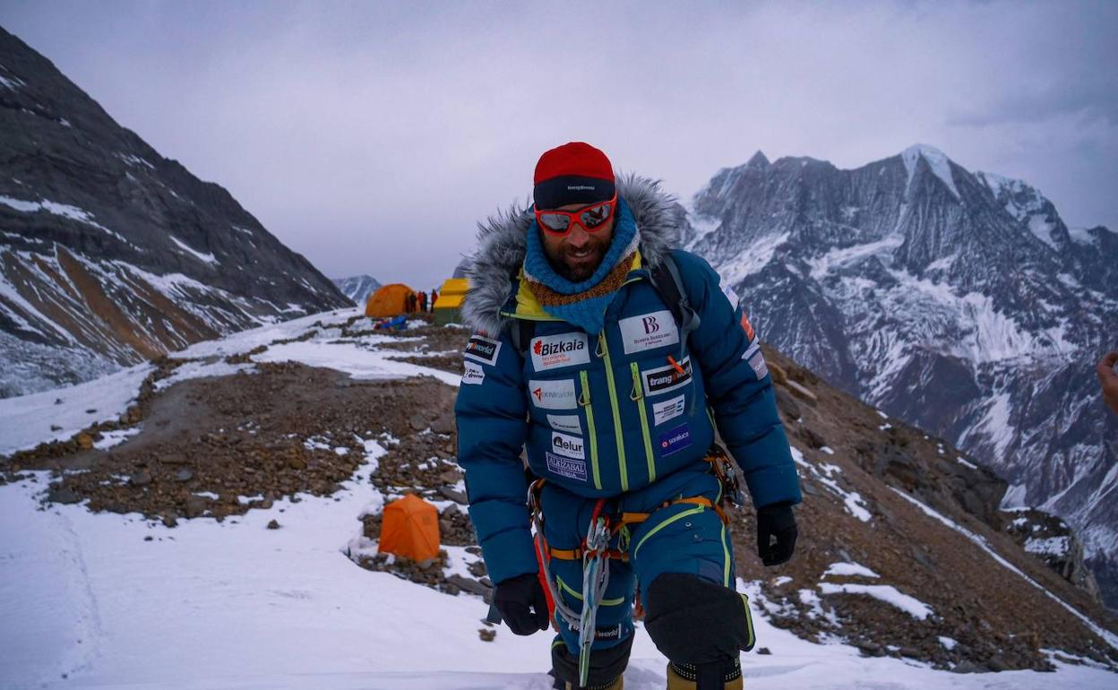 Alex Txikon durante su expedición invernal en el Manaslu. 