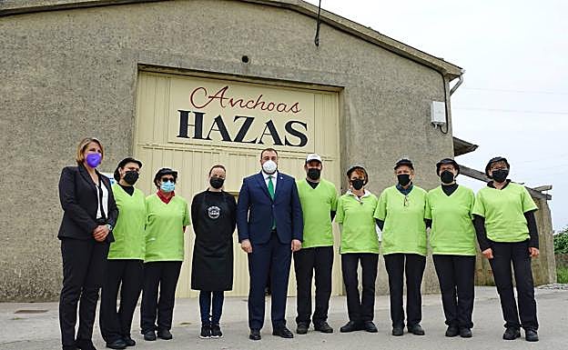 Galería. Barbón, durante su visita a Colunga.