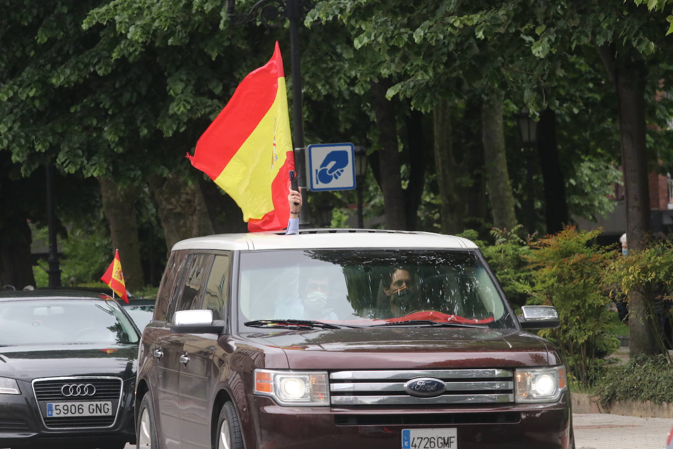 Vox y el Sindicato Solidaridad se manifiestan en la capital asturiana contra «la expropiación del derecho al trabajo». La Unión Sindical Obrera reclamó por su parte la lucha por los derechos laborales.