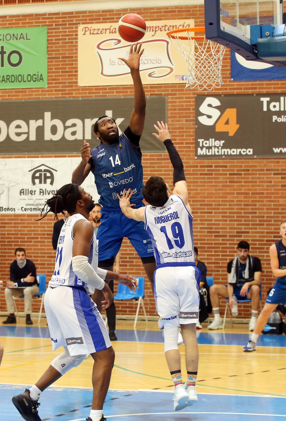 El Liberbank Oviedo jugará por el ascenso a la Liga ACB tras remontar al Almansa (92-87)