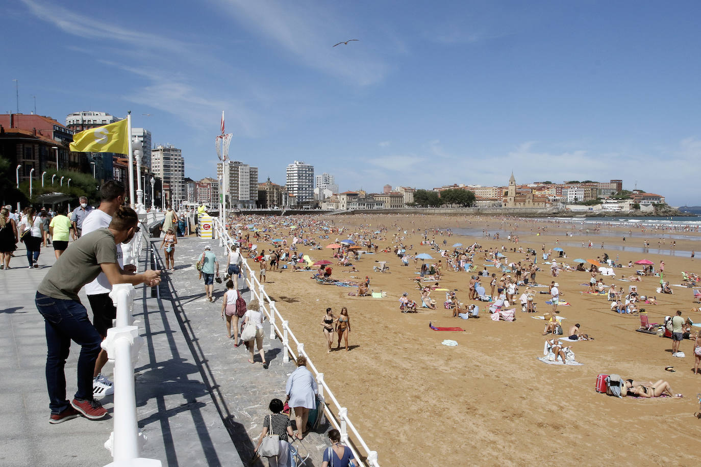 8. "En cuanto a seguridad, Gijón es la segunda ciudad mejor valorada por los encuestados tras Vigo", destaca la OCU