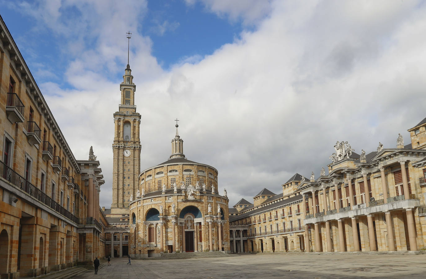 1. Torre de la Laboral (Gijón)