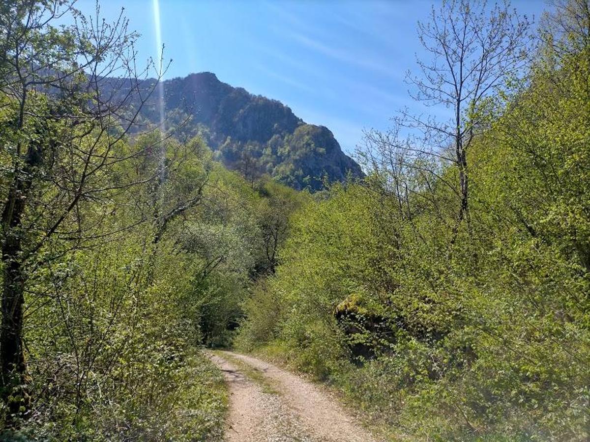 Fotos: Ruta el Porrón de Peña Blanca desde Cueva Deboyu