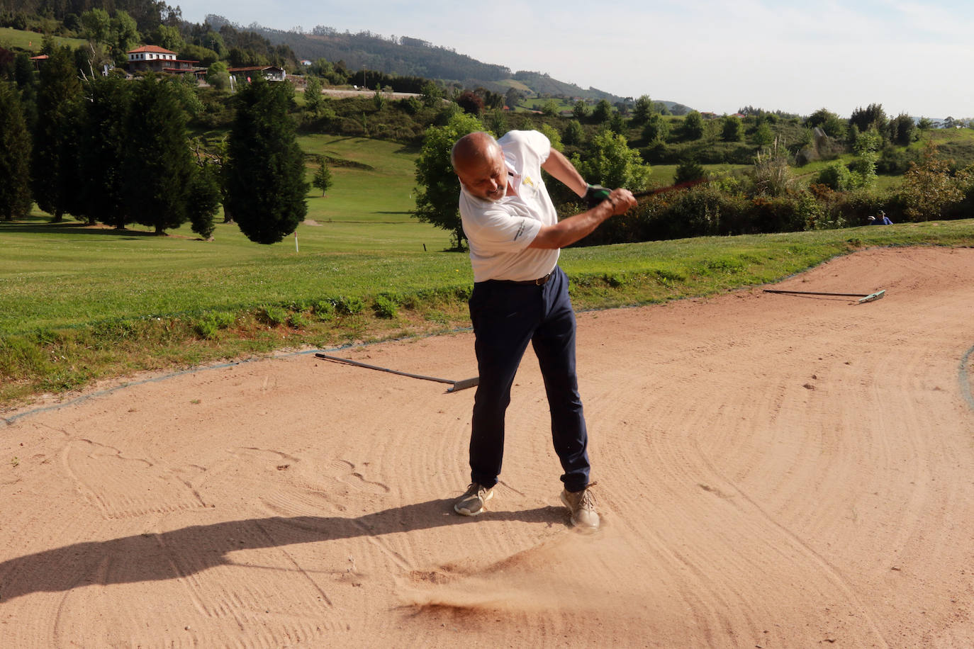 Este viernes dio comienzo la primera prueba del calendario del Trofeo EL COMERCIO-ABANCA en el Club de Golf de Villaviciosa. La competición se desarrollará hasta el domingo. 