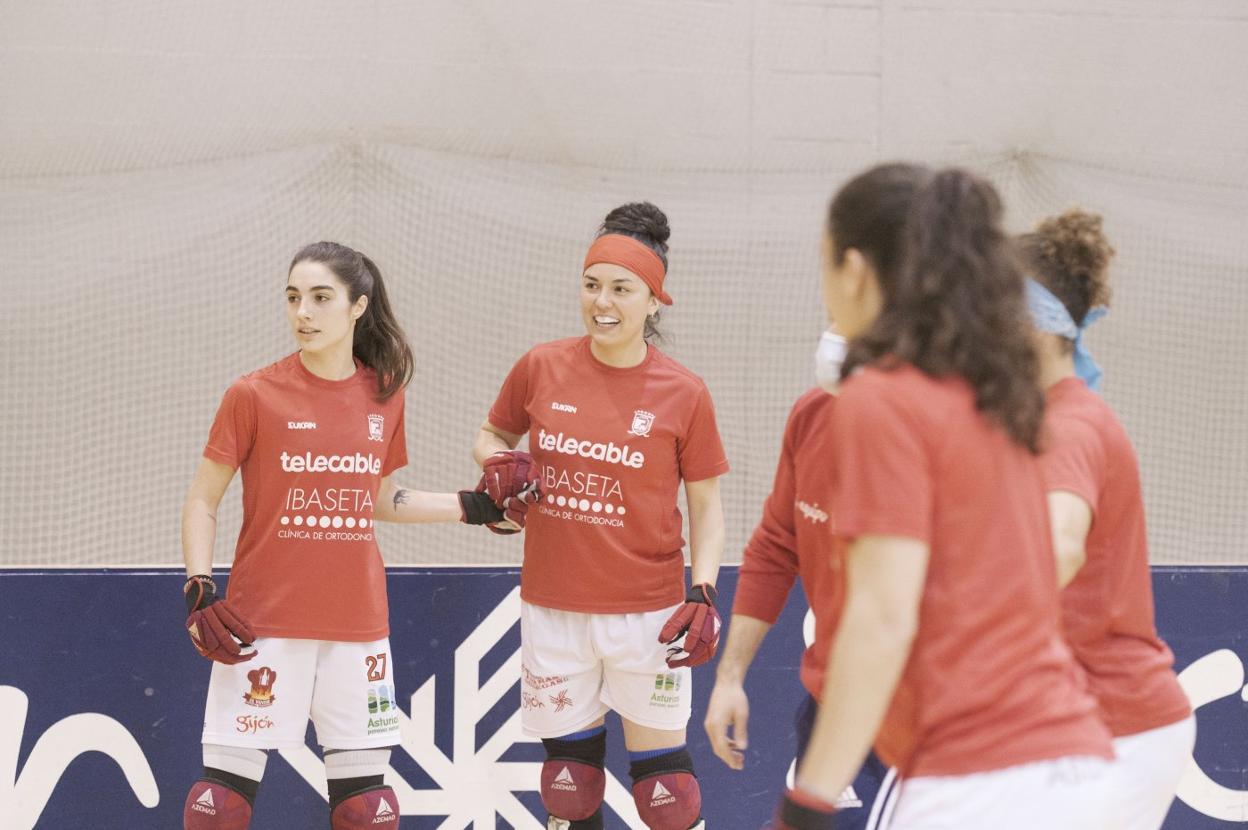 Las fabriles, en un entrenamiento esta semana en Mata-Jove. 