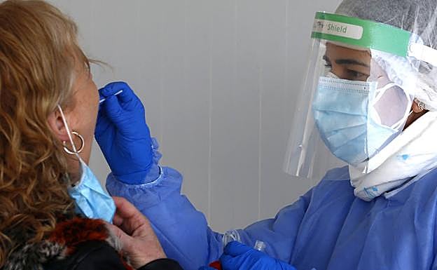 Asturias registra dos fallecidos por covid tras tres días sin muertes