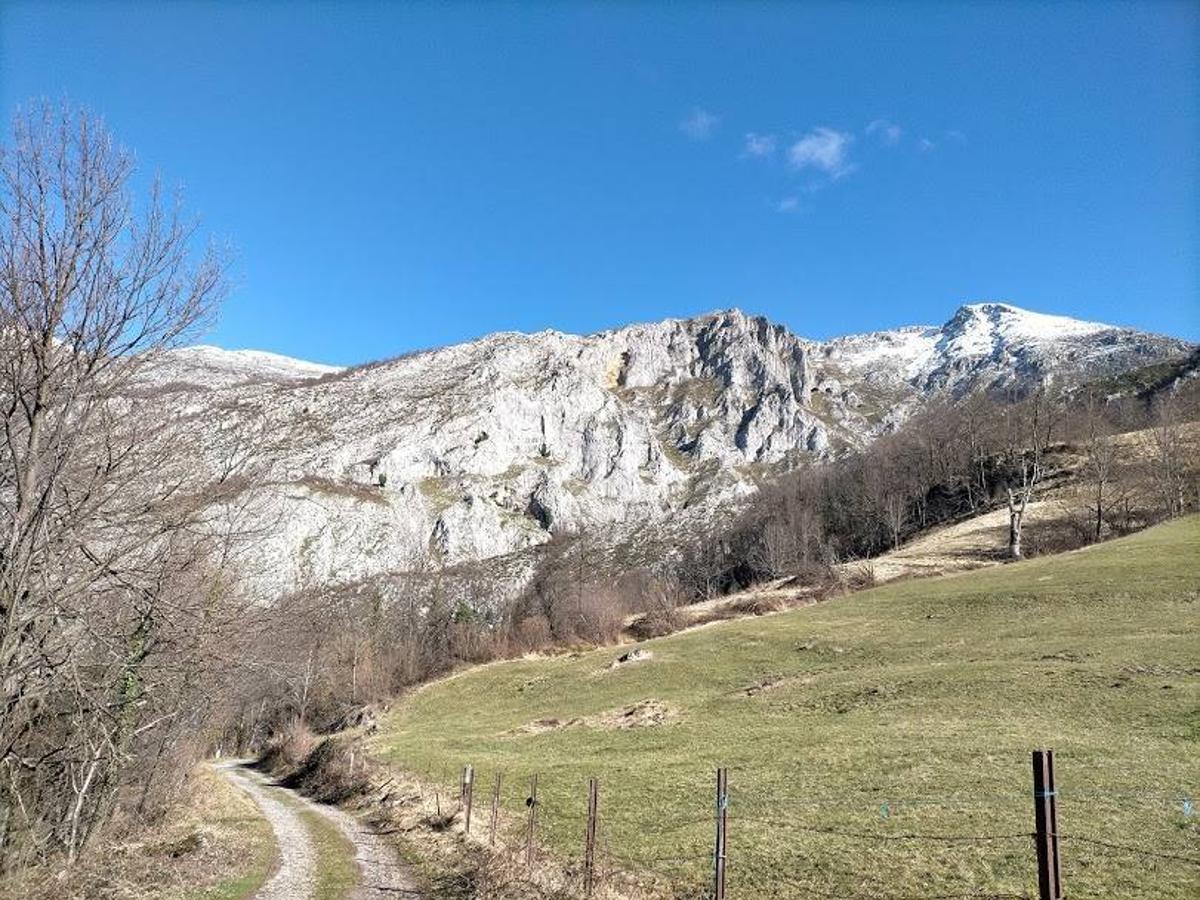 Tramo de la Senda del Oso hasta Cueva Huerta.