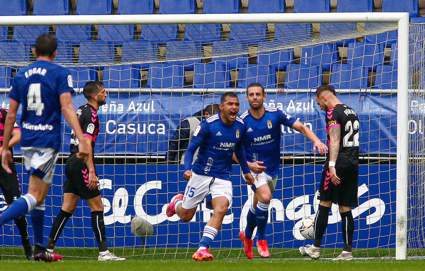 El Real Oviedo consiguió este domingo balsámica que le acerca un poco más a la permanencia. Los de Ziganda se impusieron 2-1 al Sabadell.