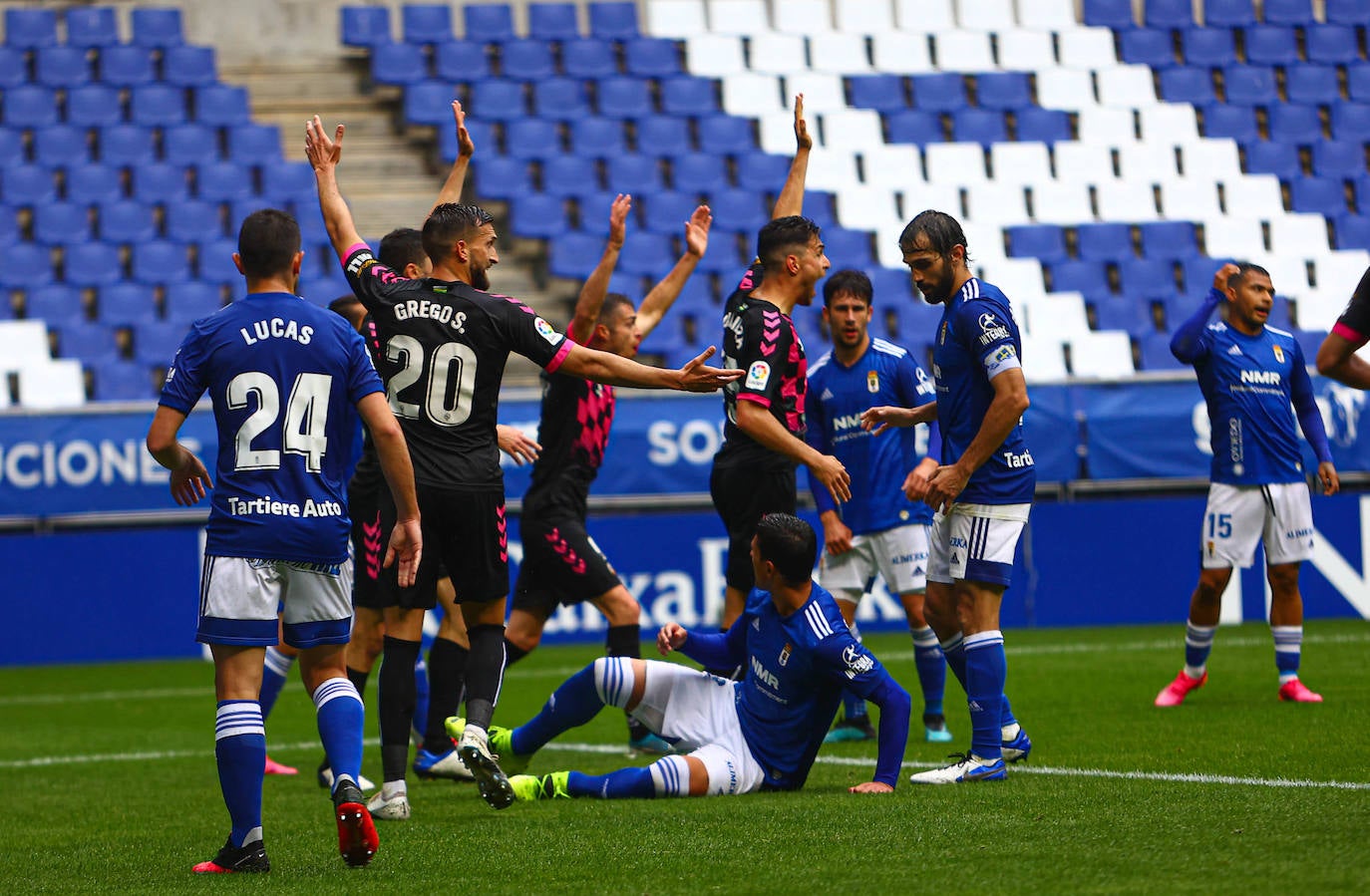El Real Oviedo consiguió este domingo balsámica que le acerca un poco más a la permanencia. Los de Ziganda se impusieron 2-1 al Sabadell.