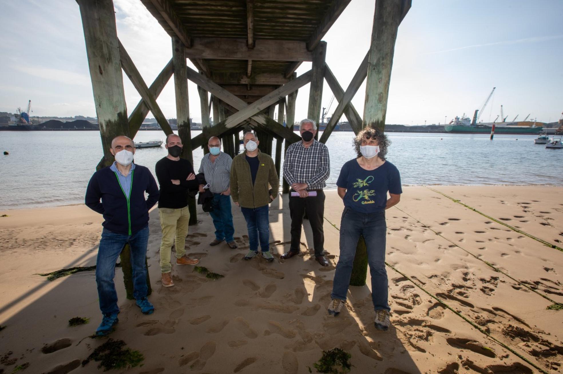 Autores. En la playa de San Balandrán. marieta