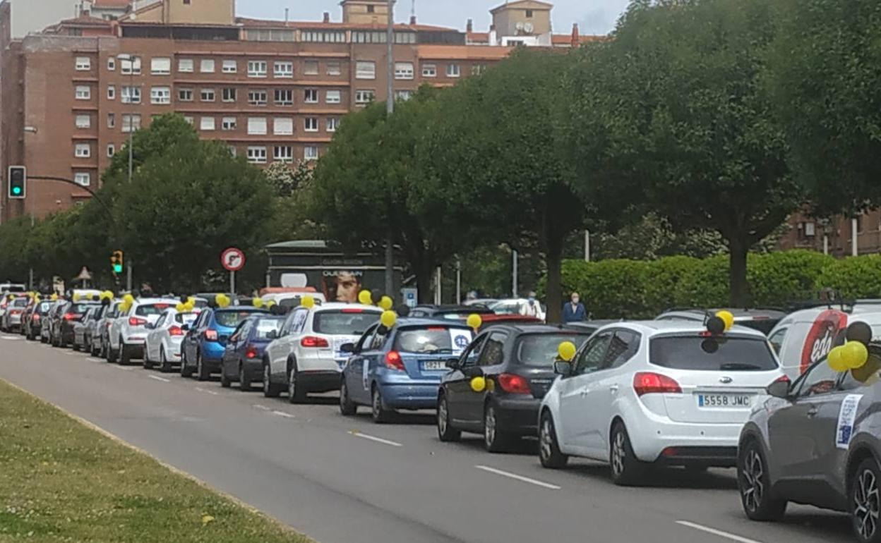 Caravana de interinos en Gijón.