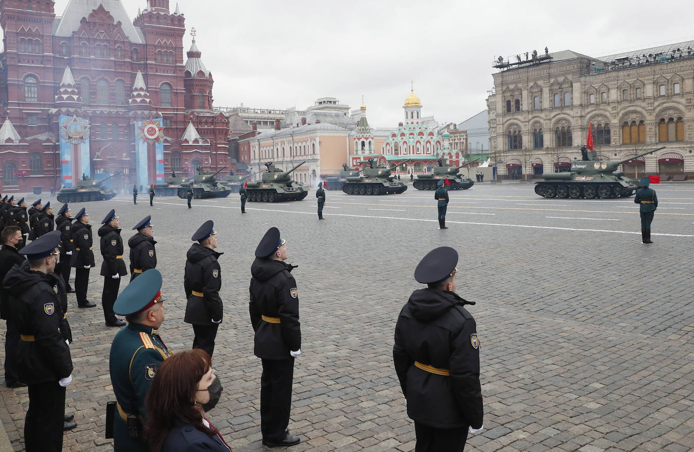 Rusia conmemora el Día de la Victoria contra la Alemania nazi con un desfile militar en la Plaza Roja de Moscú