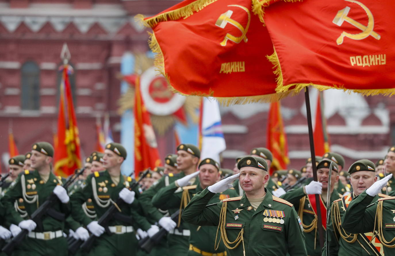 Rusia conmemora el Día de la Victoria contra la Alemania nazi con un desfile militar en la Plaza Roja de Moscú