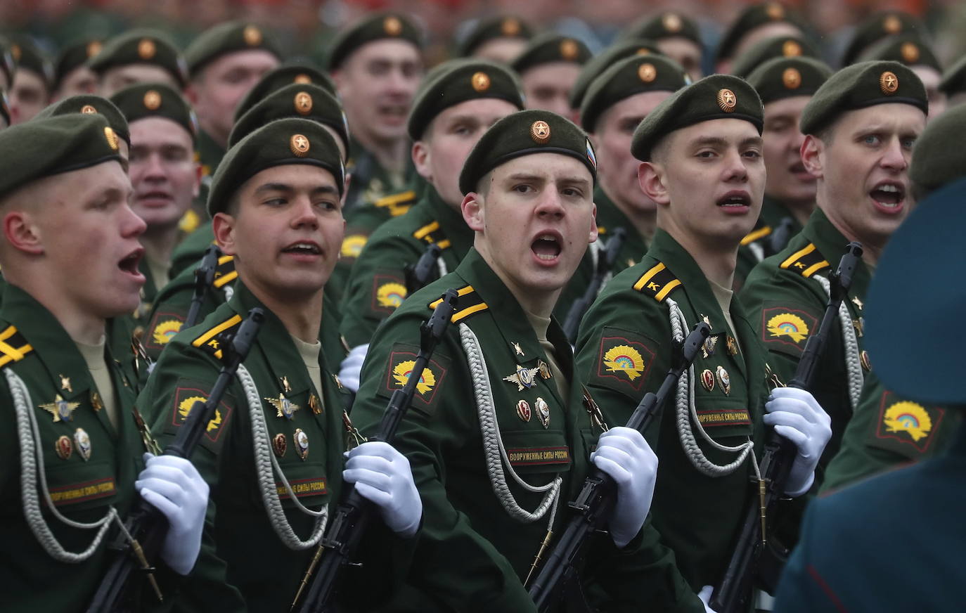 Rusia conmemora el Día de la Victoria contra la Alemania nazi con un desfile militar en la Plaza Roja de Moscú