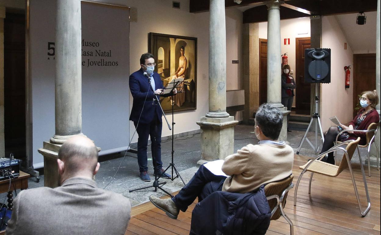 Manuel Vallina, durante la presentación de la programación en el Museo Casa Natal de Jovellanos