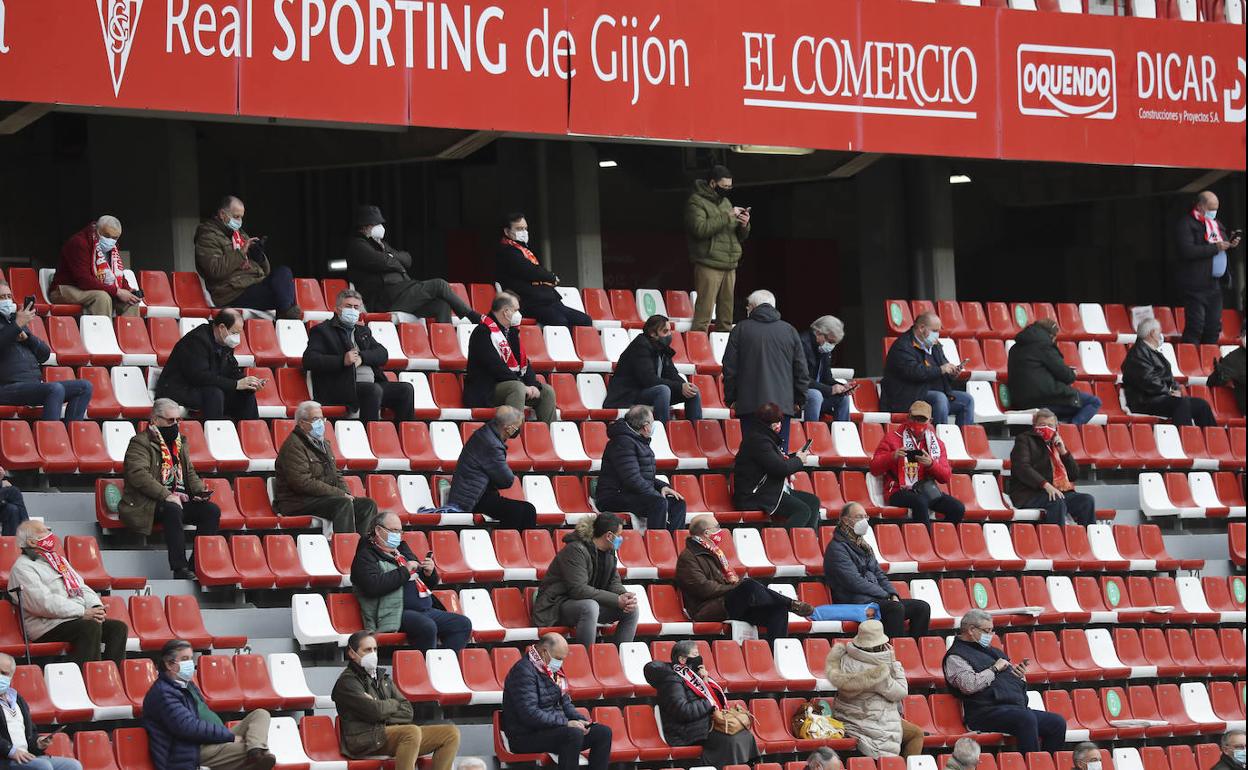 Partido de Copa del Rey entre el Sporting y el Betis en El Molinón el pasado mes de enero.