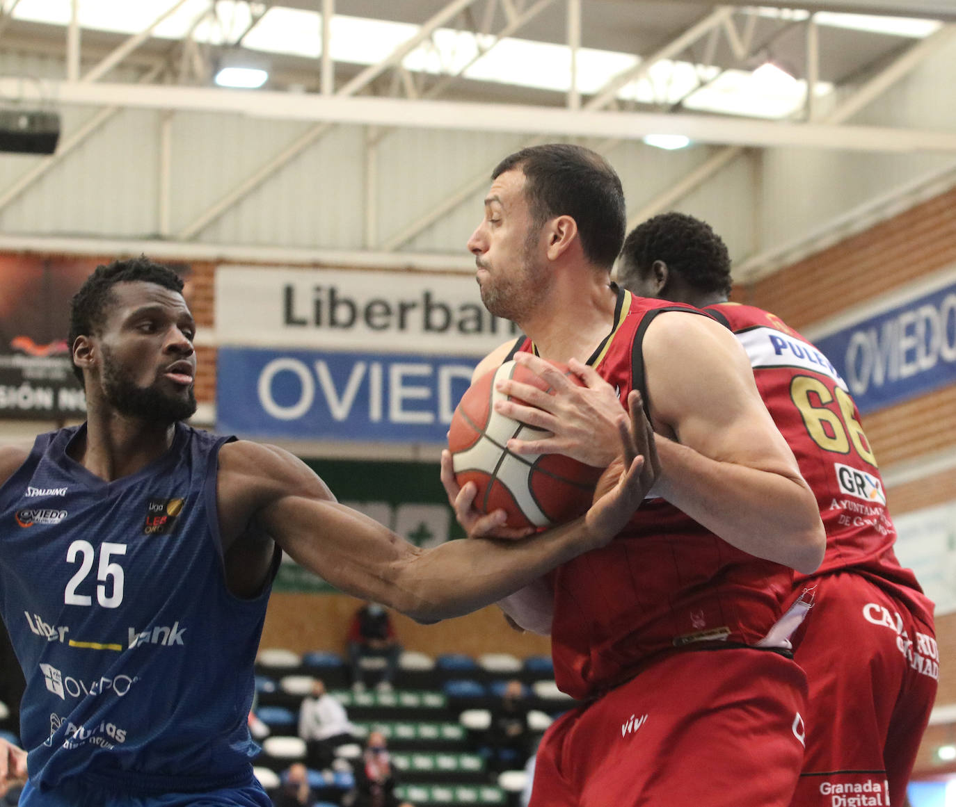 Fotos: Las imágenes del Liberbank Oviedo 78-83 Granada