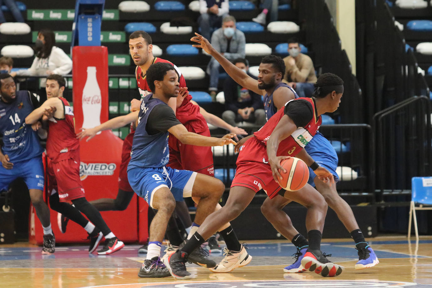 Fotos: Las imágenes del Liberbank Oviedo 78-83 Granada