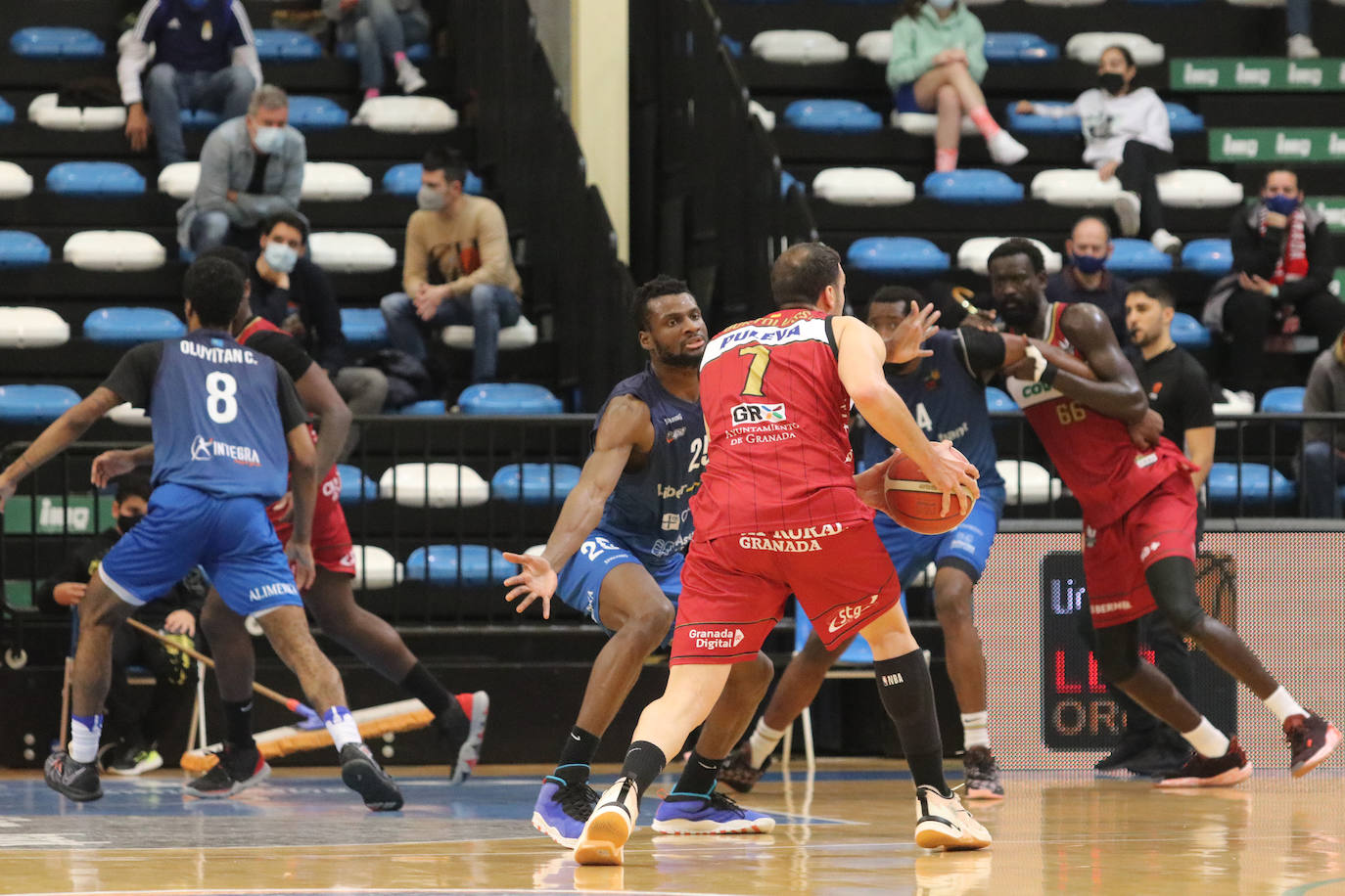 Fotos: Las imágenes del Liberbank Oviedo 78-83 Granada