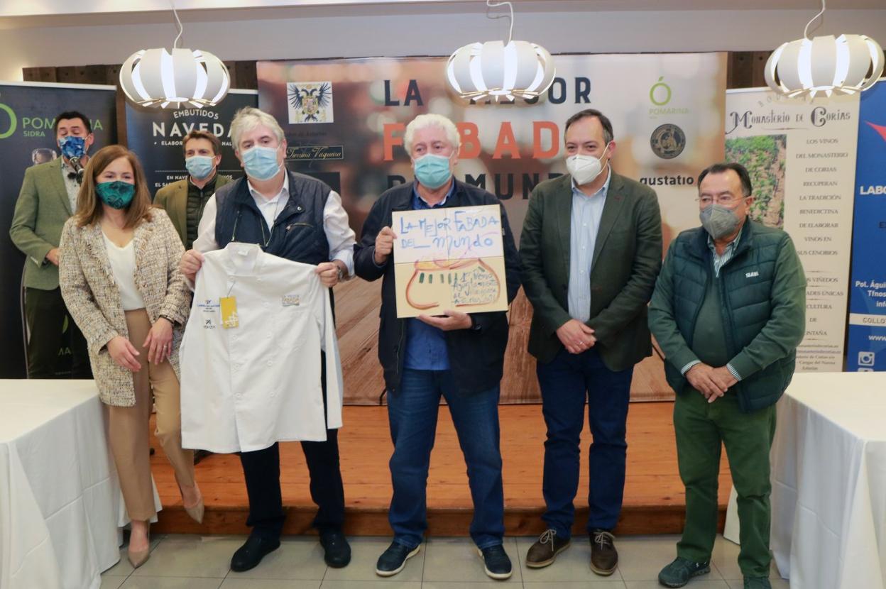 Begoña López, José Luis Díaz, Juan Manuel Díaz, Alejandro Vega y Pedro Morán, en la final del concurso. 