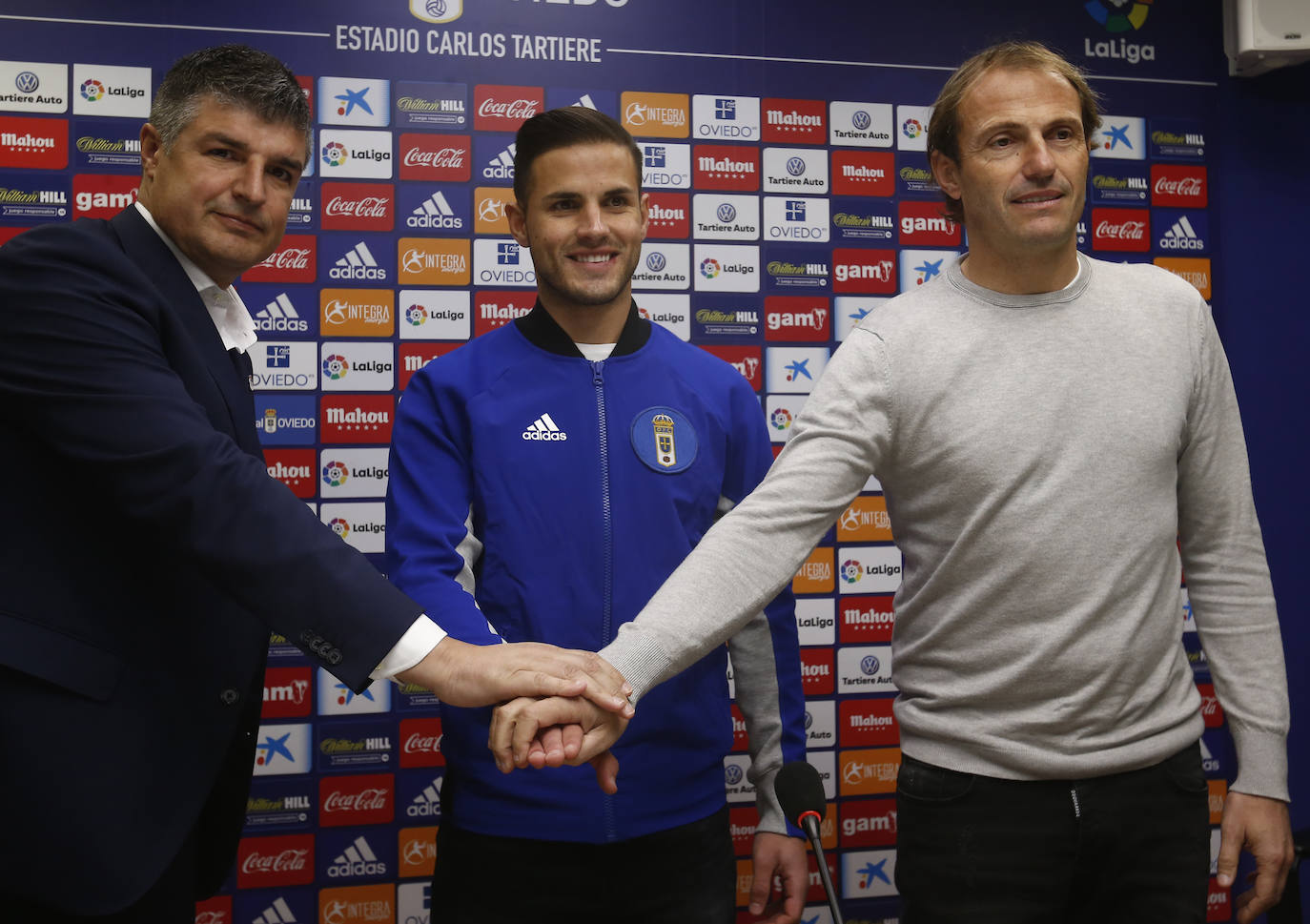 El director deportivo del Real Oviedo, Francesc Arnau, ha fallecido a los 46 años. Su pérdida se produce año y medio después de su llegada a la capital asturiana, donde estaba abordando el reto de dibujar un nuevo proyecto tras asegurar la permanencia del club en Segunda.