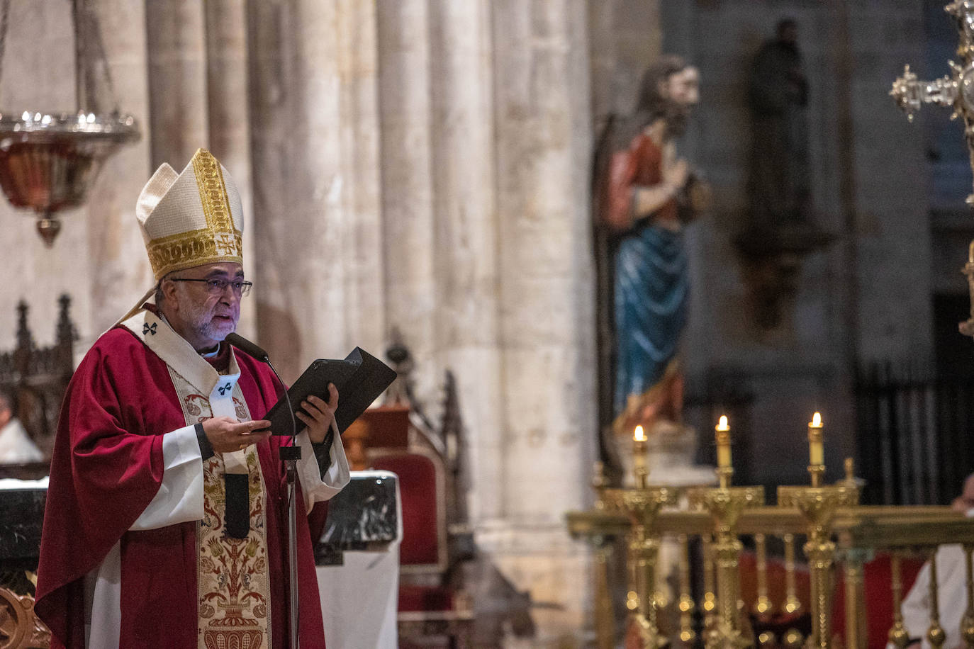 El gijonés Arturo José Matías y el sierense Marcos Argüelles fueron ordenados sacerdotes en Oviedo por el arzobispo Sanz Montes