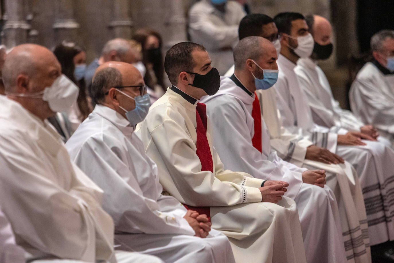 El gijonés Arturo José Matías y el sierense Marcos Argüelles fueron ordenados sacerdotes en Oviedo por el arzobispo Sanz Montes