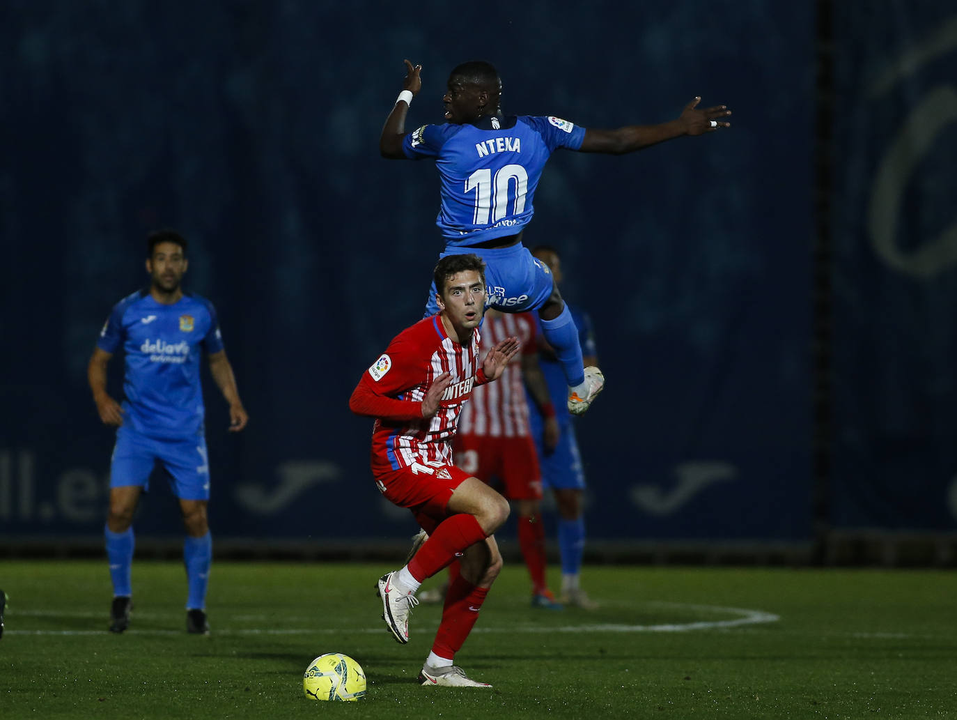 Fotos: Las mejores imágenes del Fuenlabrada - Sporting