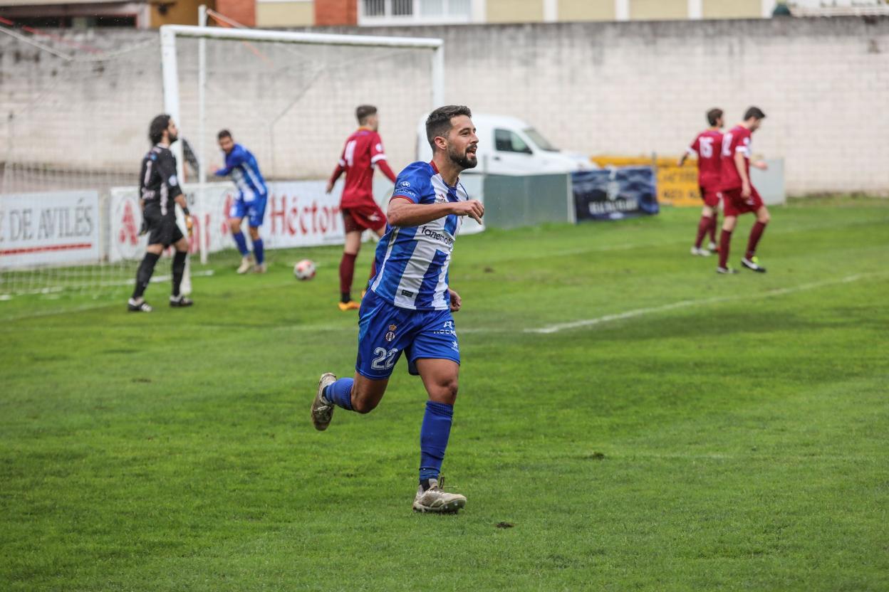 Vitolo celebra un gol. 