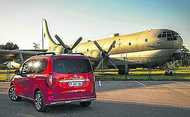 La parte trasera del Renault Kangoo 