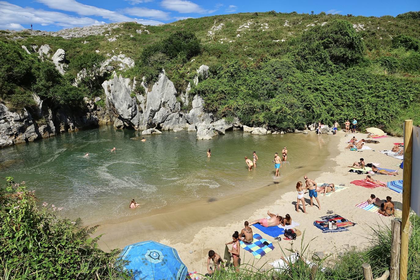 Playa de Gulpiyuri (Llanes)