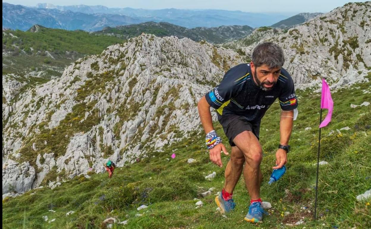 Juan Fuego en uno de los tramos del último Trail de Cuera. 