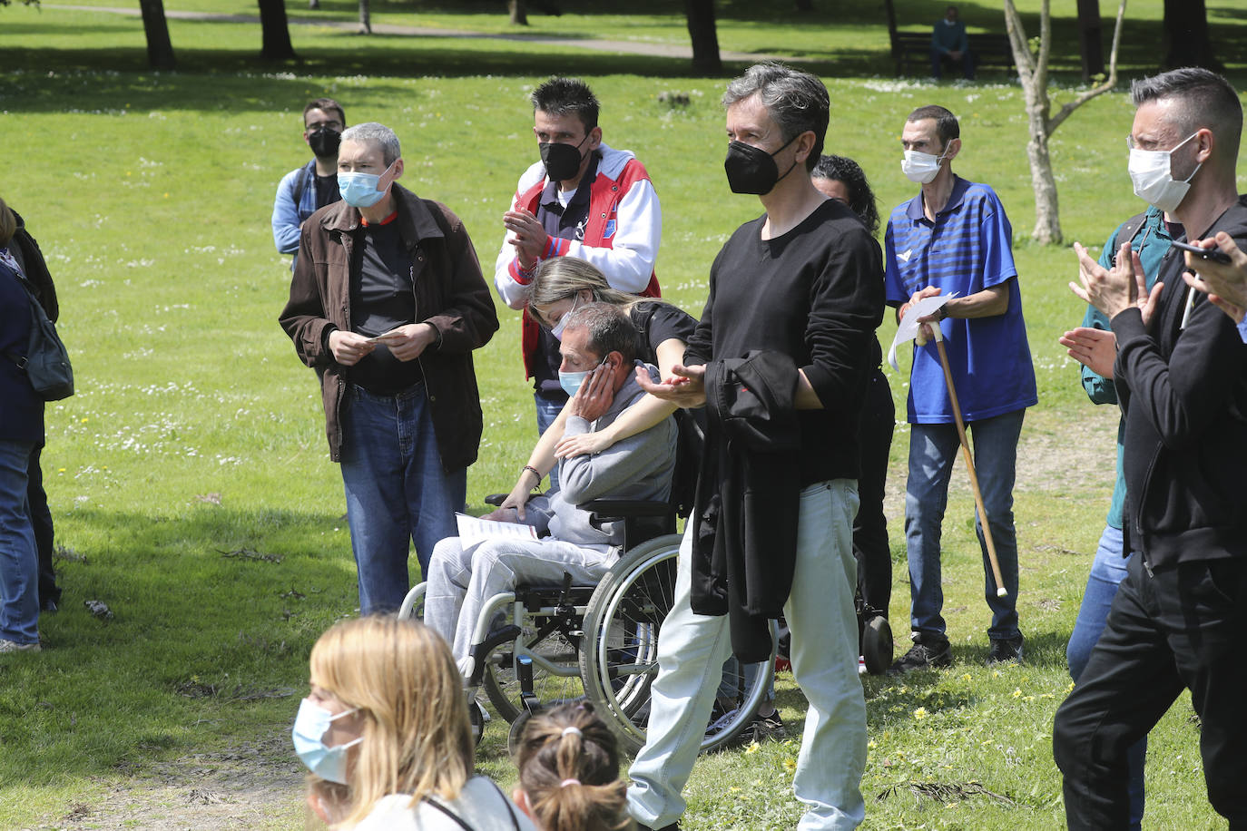 El memorial del sida en el Bosque de la Memoria de Los Pericones homenajeó a las víctimas de un enfermedad que necesita del reciclaje de los profesionales para entender su comportamiento en la actualidad.