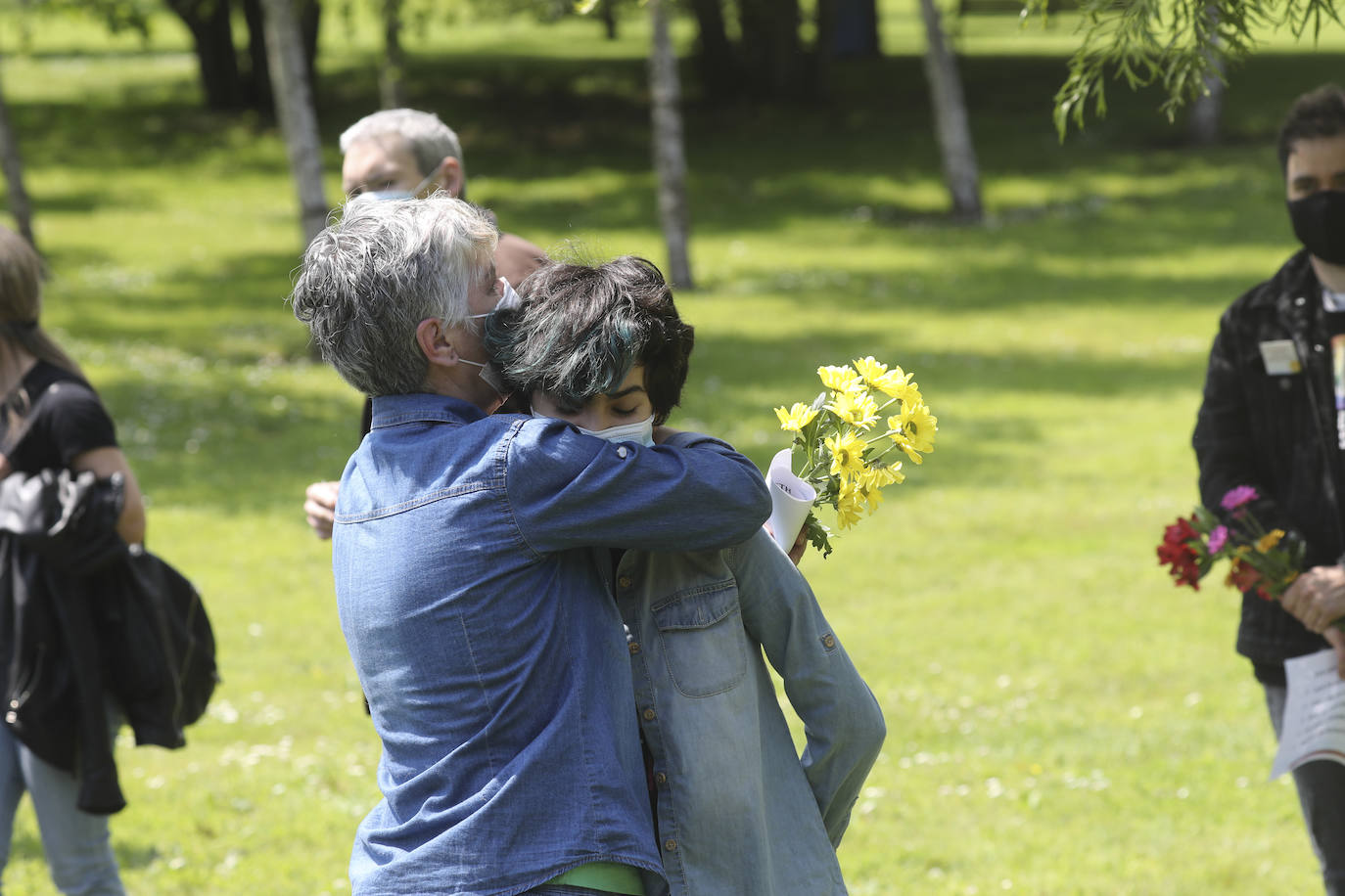 El memorial del sida en el Bosque de la Memoria de Los Pericones homenajeó a las víctimas de un enfermedad que necesita del reciclaje de los profesionales para entender su comportamiento en la actualidad.